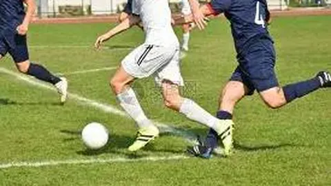 惊魂半场！纽卡斯尔与热刺0-0僵持，乔林顿击中门框，贝里瓦尔错失良机！